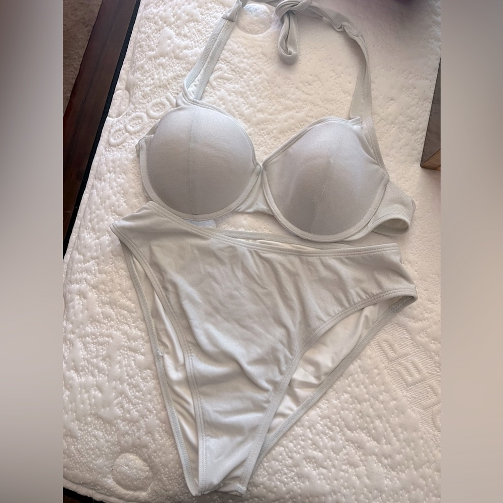 Super cute bikini never worn